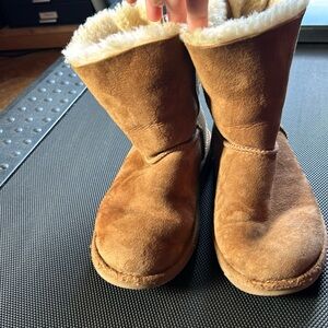 Excellent condition Ugg boots girls 4